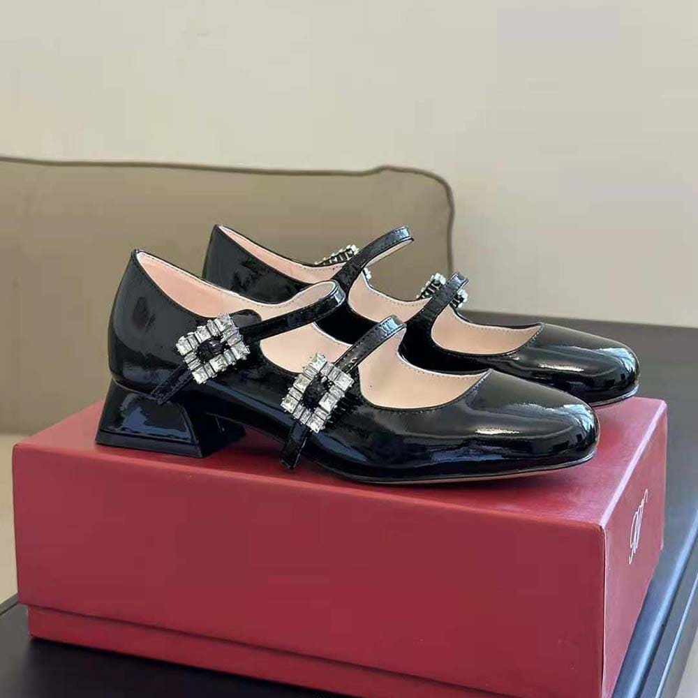 GIÀY Roger Vivier Women Trés Vivier Strass Buckle Mini Babies Ballerinas in Patent Leather