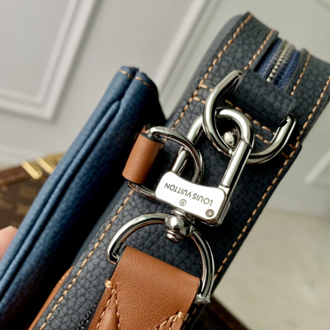 TÚI LOUIS VUITTON TRIO TAURILLON Messenger Bag
