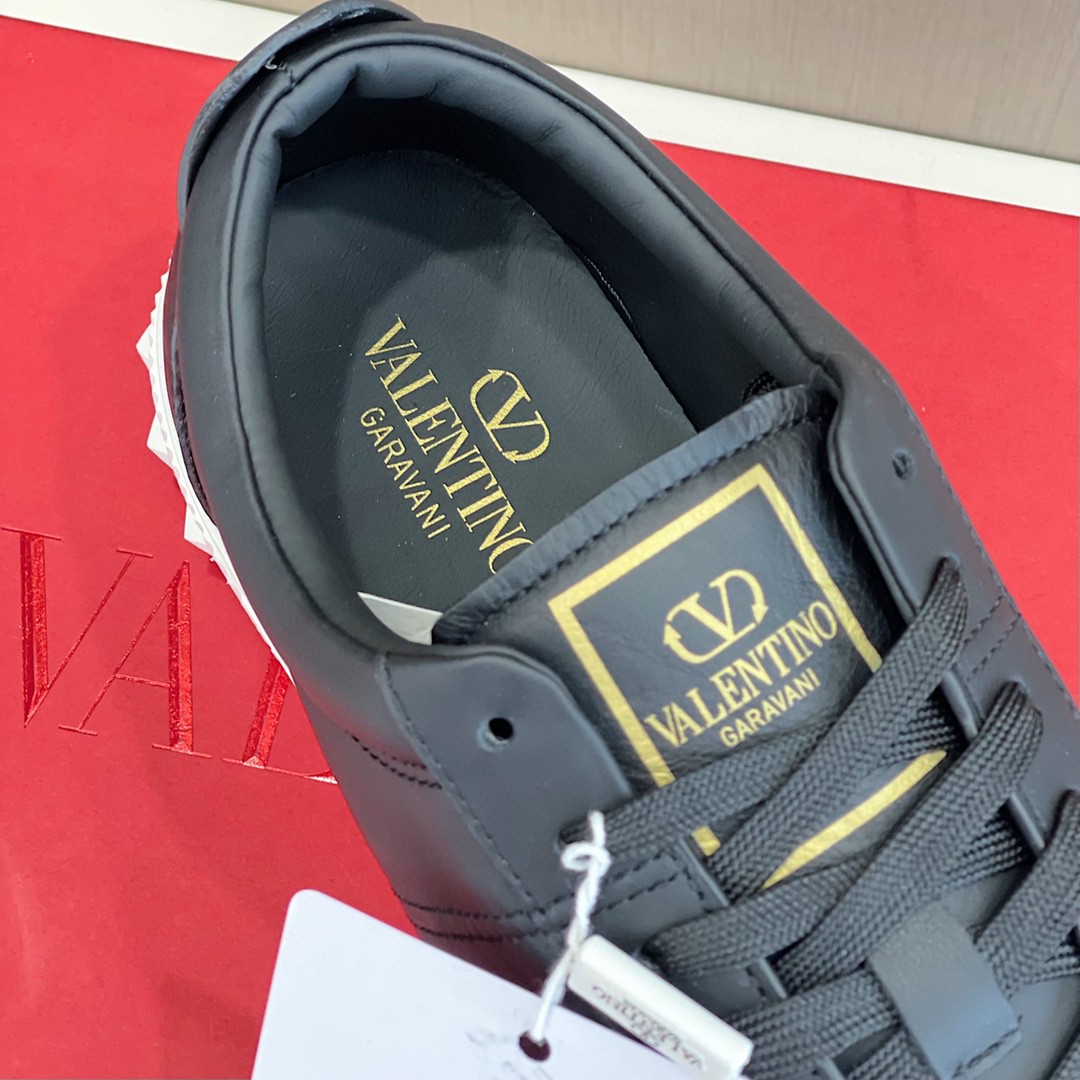 GIÀY VALENTINO STUDD LEATHER SNEAKER SHOES AAA