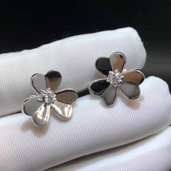 Hoa tai kim cương vàng trắng 18K Frivole Small Model của Van Cleef & Arpels 18K  (Liên hệ để biết giá)