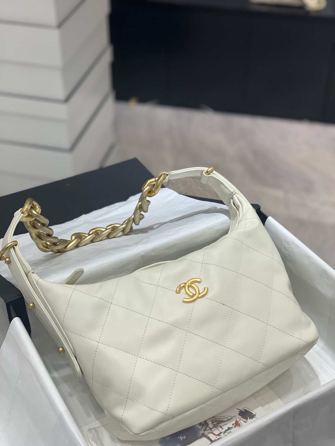 TÚI CHANEL HOBO LAMBSKIN WHITE DA HAAS
