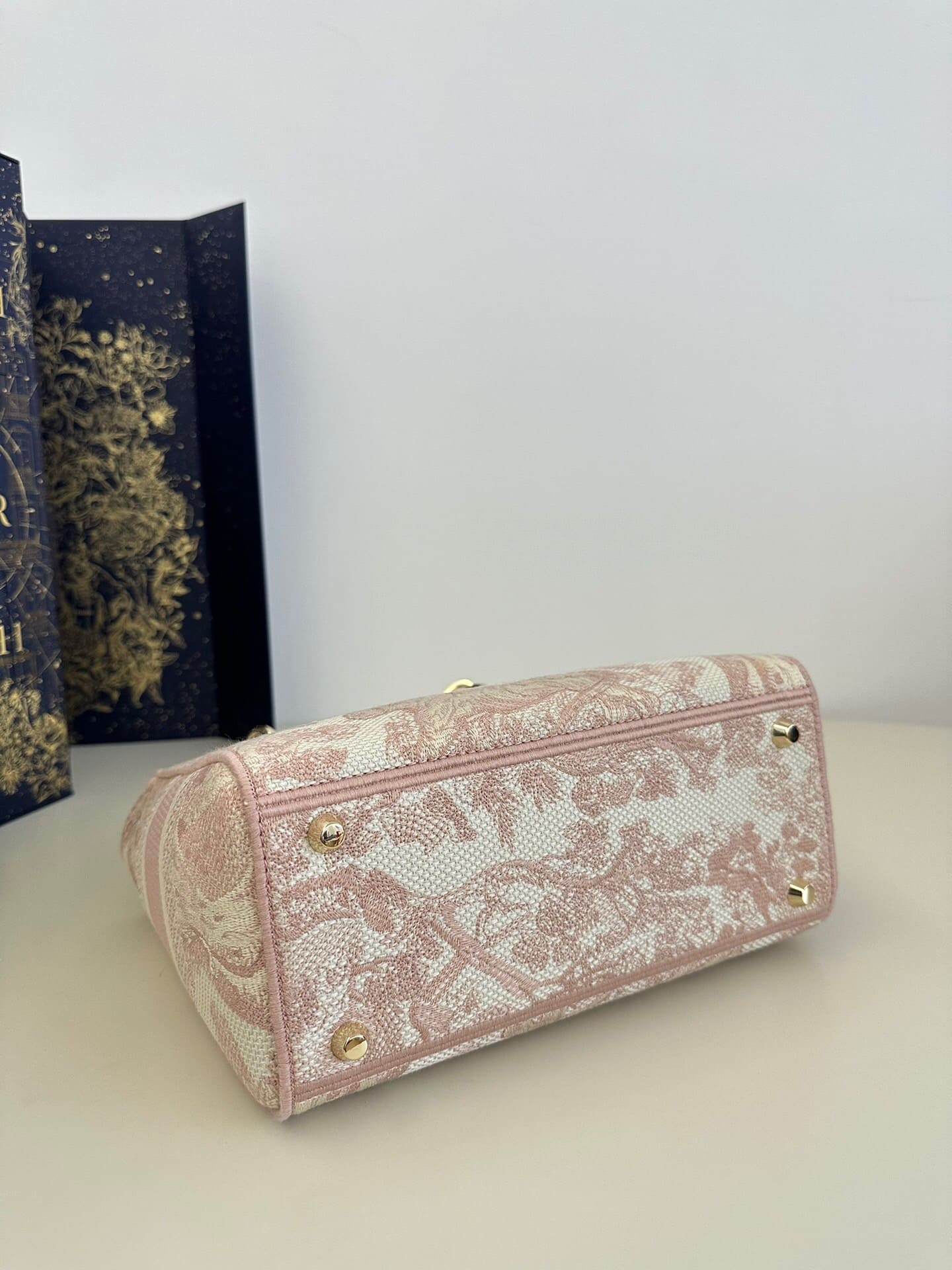 TÚI CHRISTIAN DIOR Lady D-lite Bag Gray and Pink Toile de Jouy Reverse Embroidery