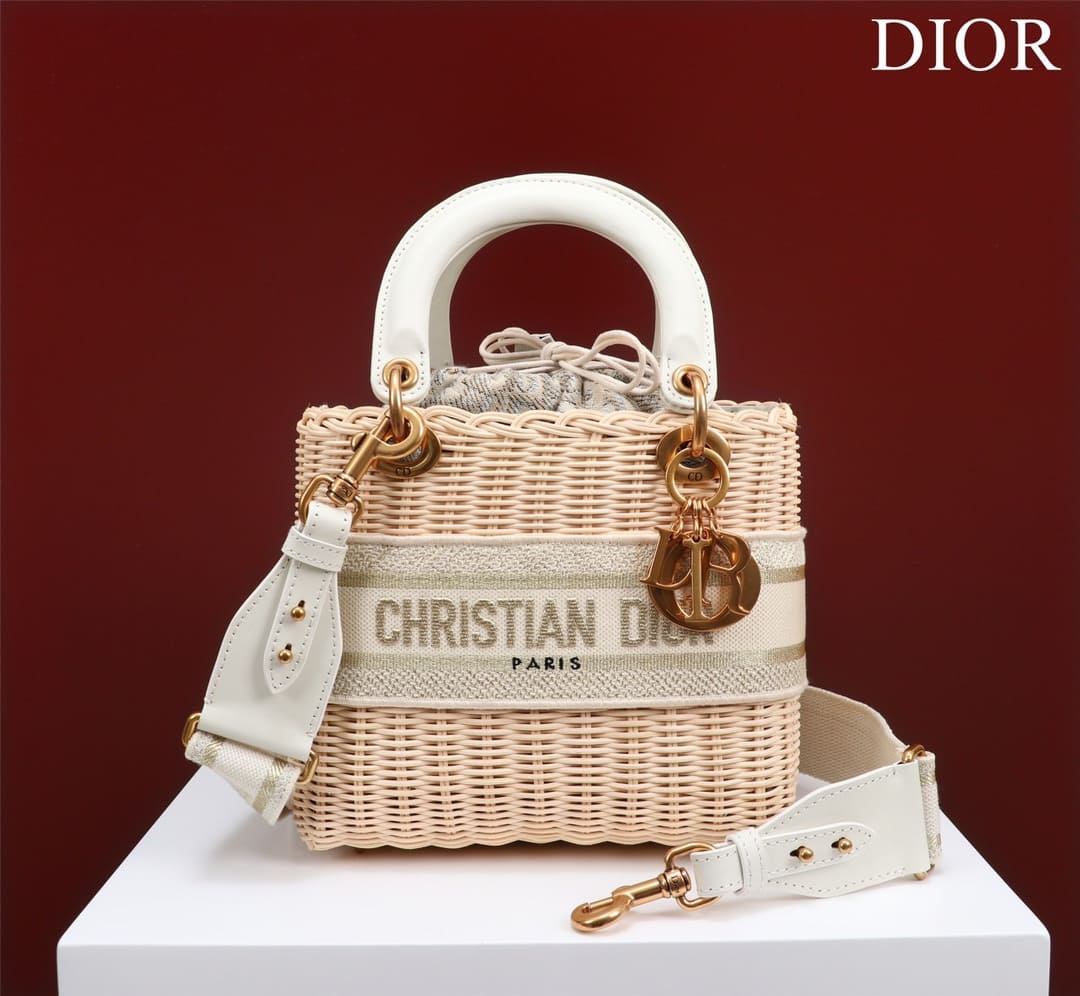 TÚI Dior Women Medium Lady Dior Bag Natural Wicker and Cream Dior Oblique Jacquard dệt tay bằng liễu gai