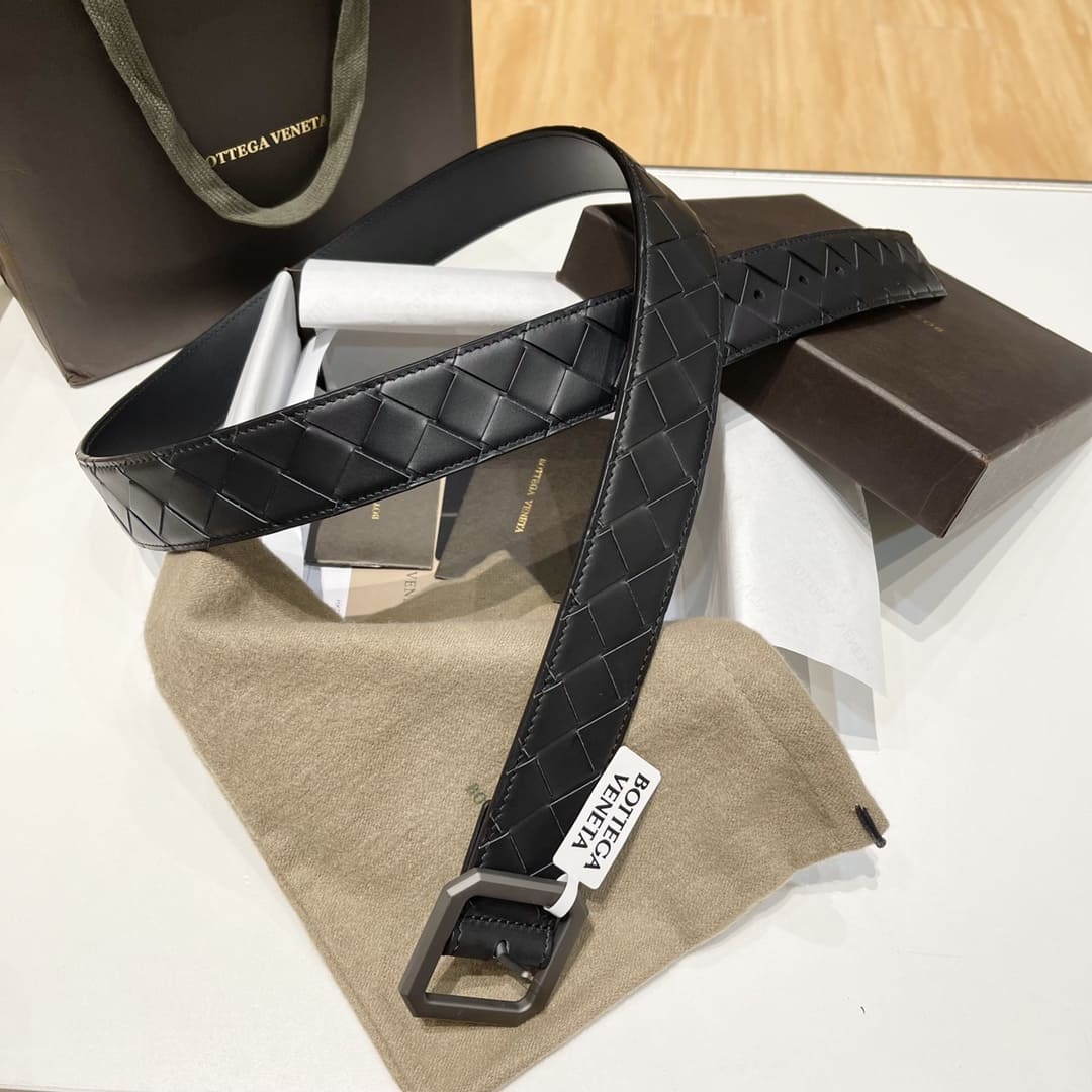 DÂY LƯNG BOTTGA VENETA BLACK INTRECCIATO LEATHER Khóa đen mờ