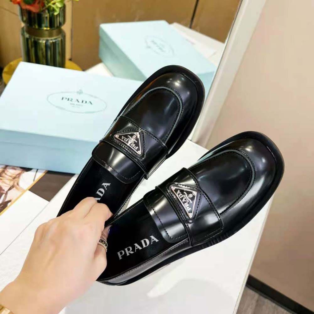 GIÀY Prada Women Brushed Leather Loafers-Black