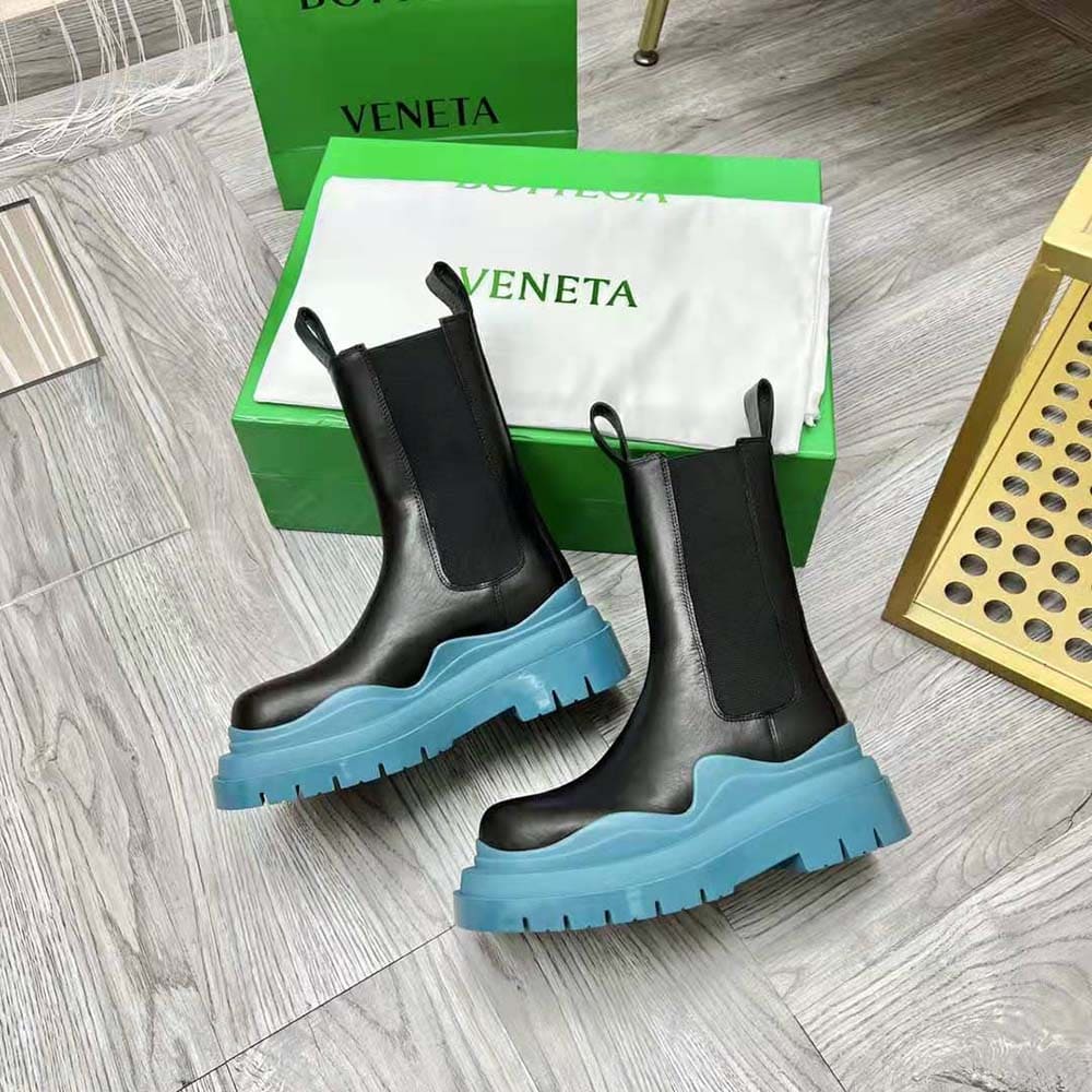 GIÀY Bottega Veneta Unisex Tire Chelsea Boot in Vegetally-Tanned Leather-Blue