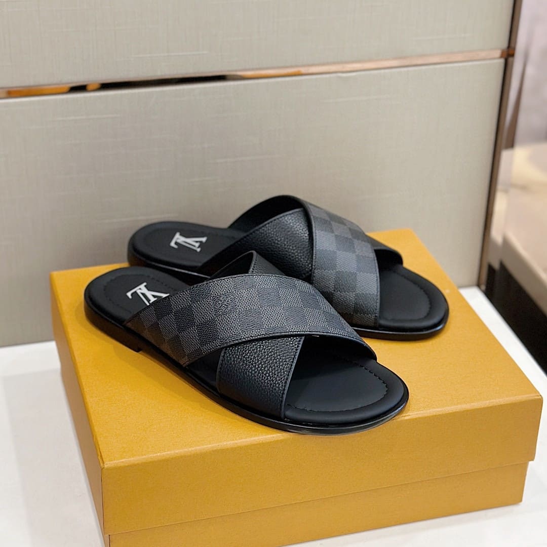 DÉP LOUIS VUITTON TRIANGLE LOGO SANDAL AAA