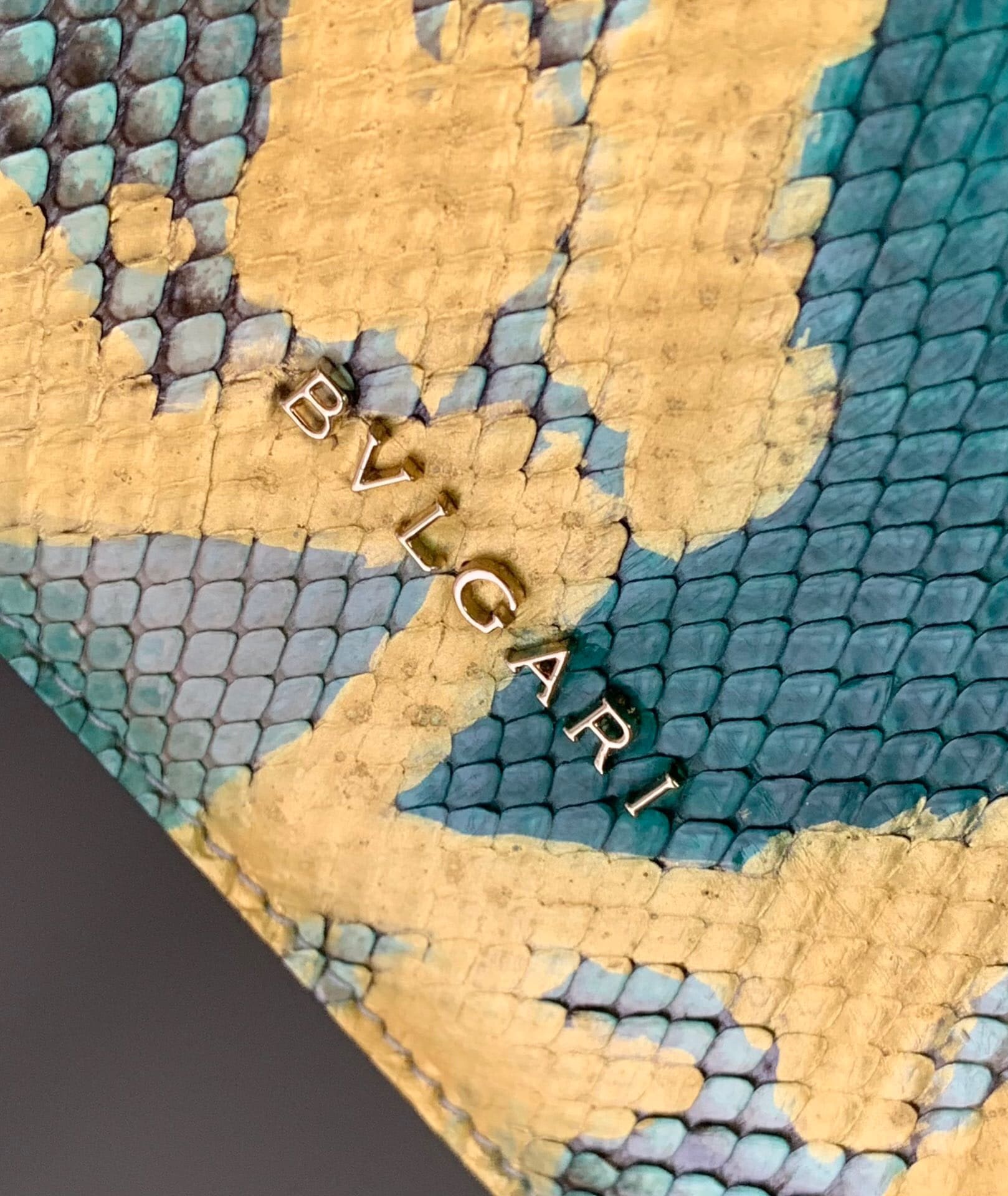 TÚI BVLGARI SERPENTI PYTHON SKIN DA TRĂN