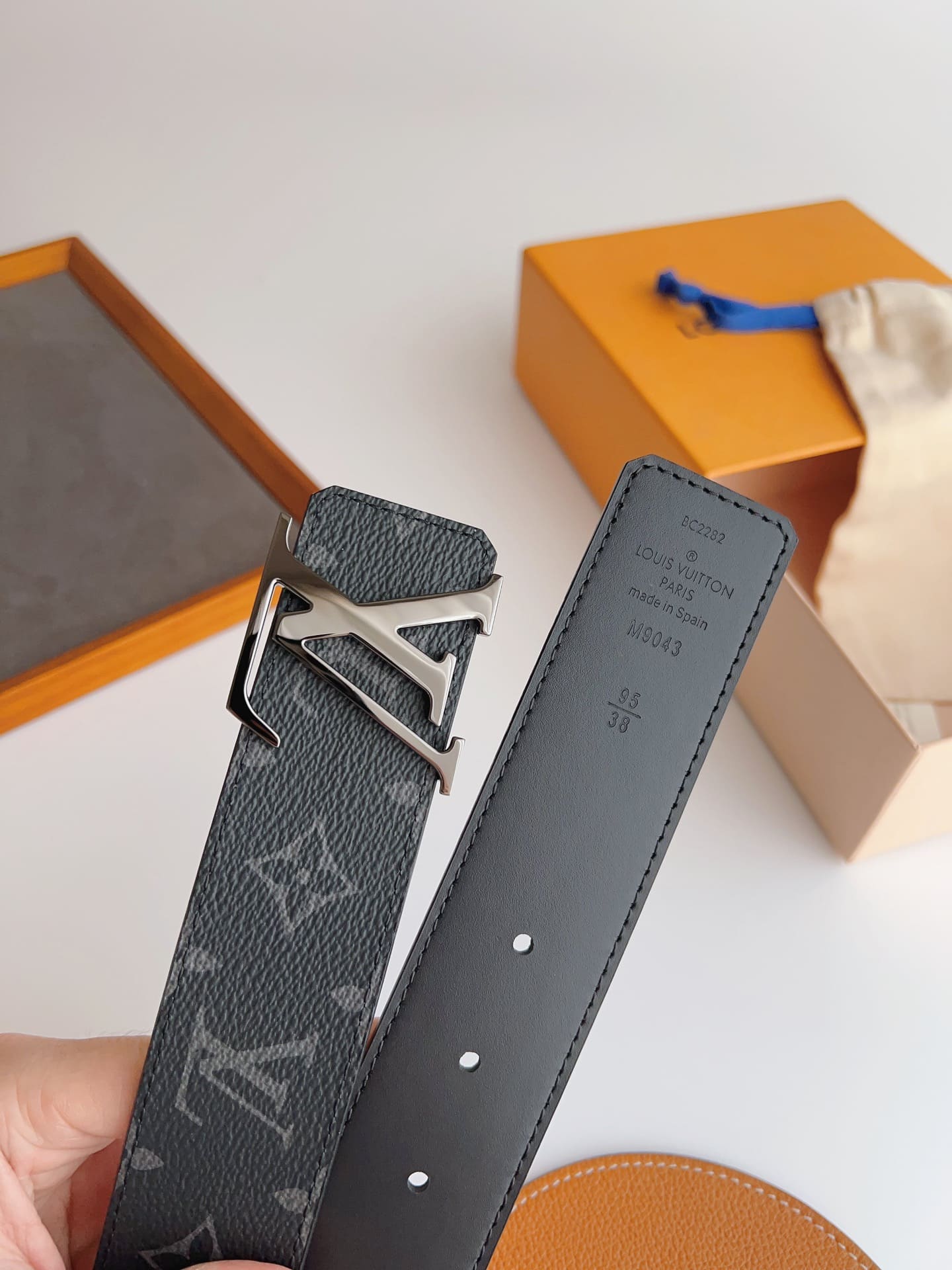 DÂY LƯNG LOUIS VUITTON BLACK MONOGRAM LEATHER Khóa bạc