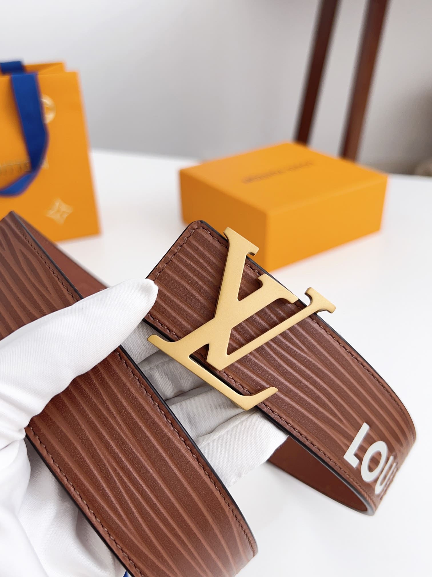 DÂY LƯNG LOUIS VUITTON BROWN EPI LEATHER  Khóa vàng