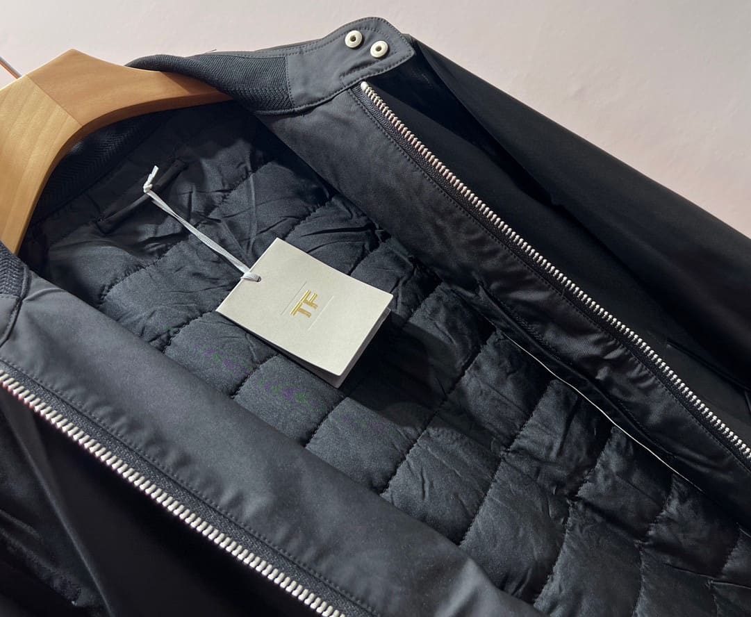 ÁO TOM FORD BLACK NYLON JACKET