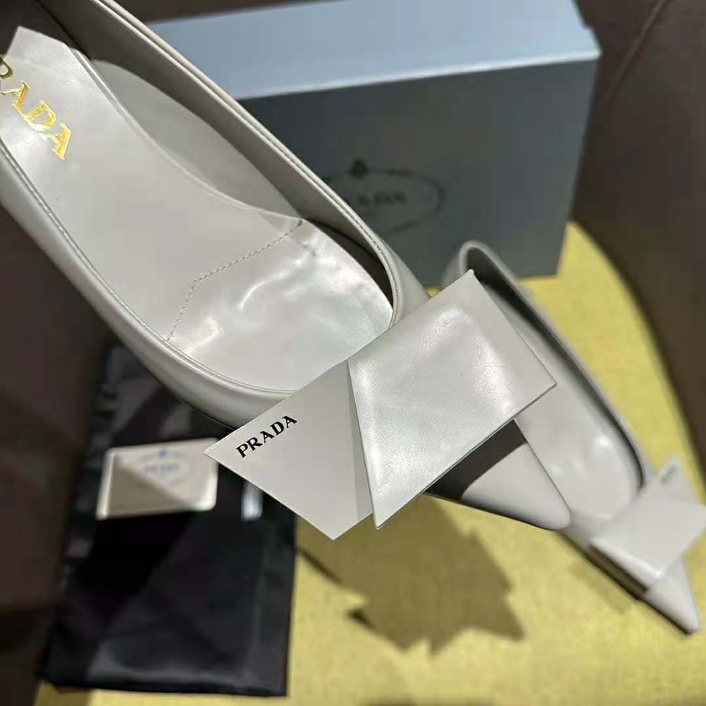 GIÀY Prada Women Brushed Leather Pumps-Gray