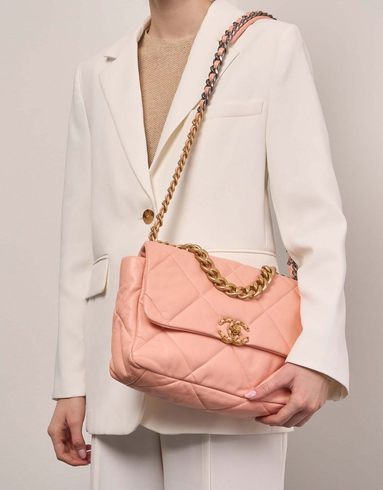 TÚI Chanel 19 Flap Bag Large Lamb Peach