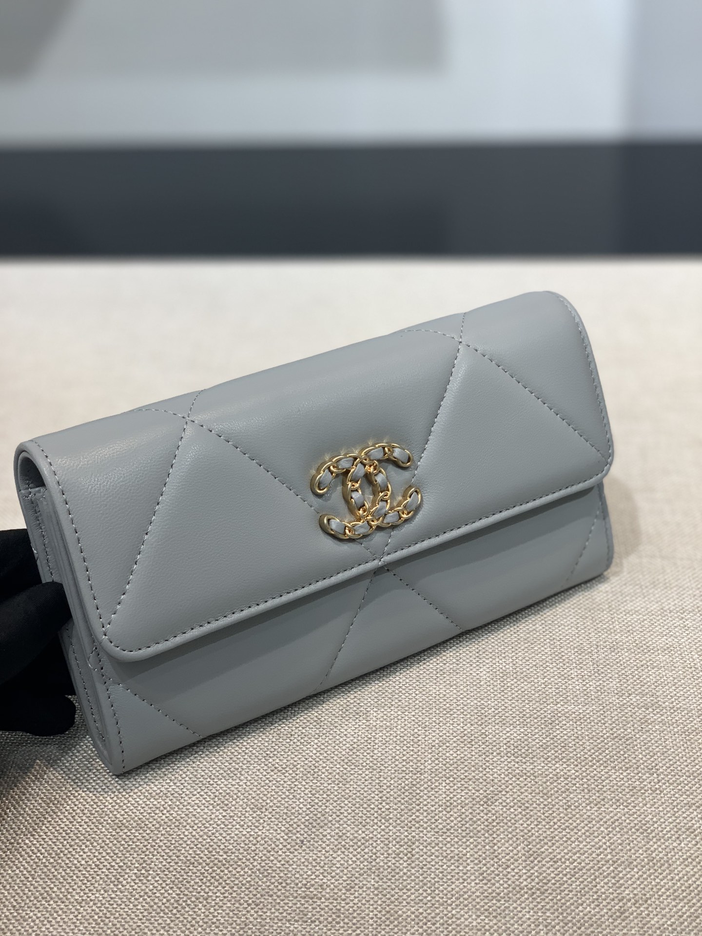TÚI CHANEL 19 MINI LAMBSKIN GREY XÁM DA HAAS
