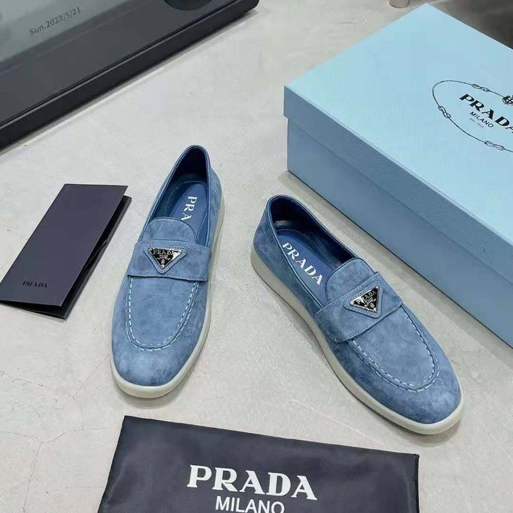 GIÀY PRADA Suede Loafers with Enameled Triangle Logo