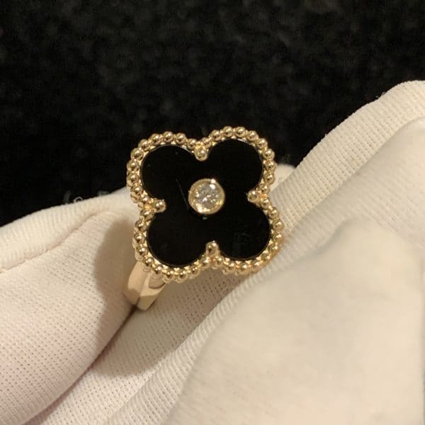 Nhẫn kim cương Van Cleef & Arpels vàng vàng 18k Onyx Vintage Alhambra 18K  (Liên hệ để biết giá)