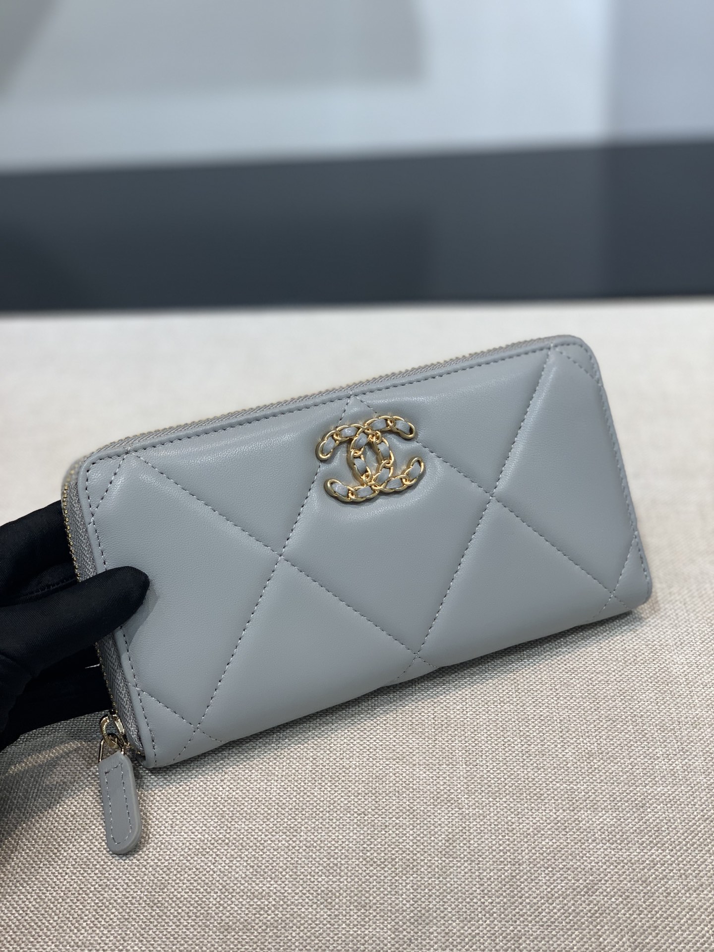 TÚI CHANEL 19 MINI LAMBSKIN GREY XÁM DA HAAS