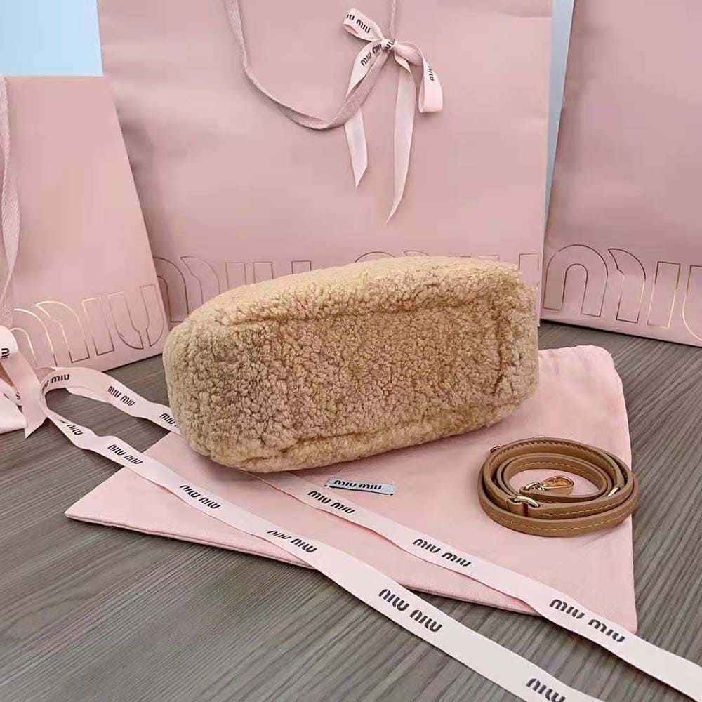 Túi Miu Miu Women Wander Shearling Hobo Bag with Leather Details-Beige