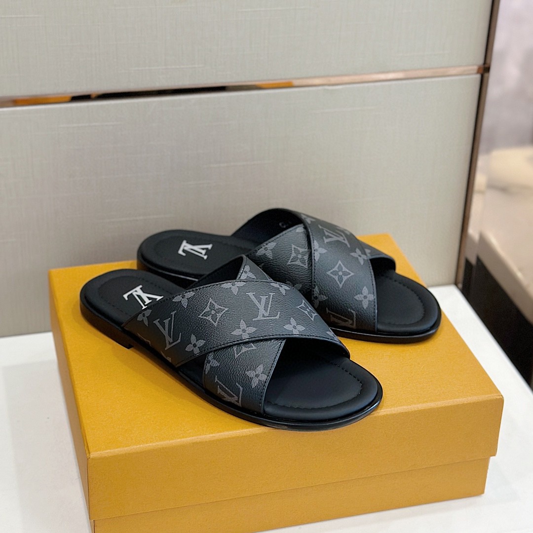 DÉP LOUIS VUITTON TRIANGLE LOGO SANDAL AAA