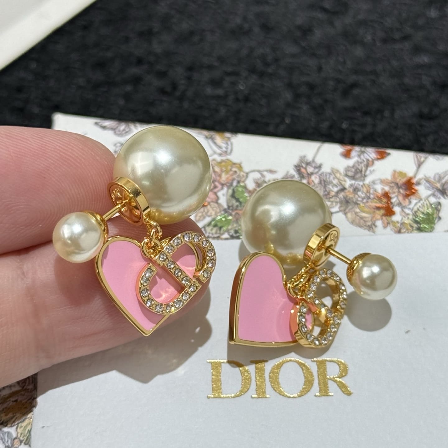 HOA TAI DIOR CD PEARL HEART PINK TRIBALES