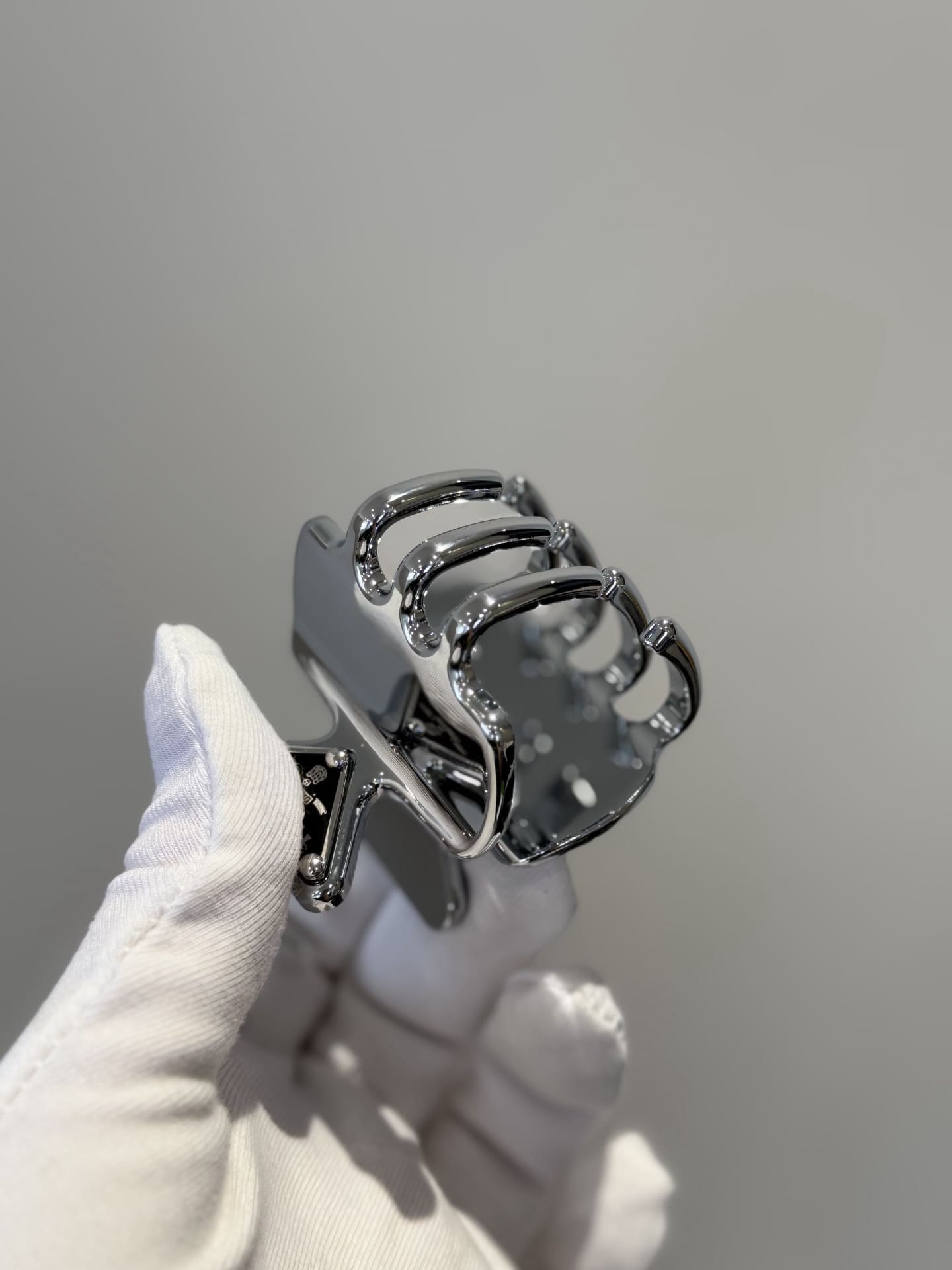 KẸP TÓC PRADA MILANO SPARKLING VINTAGE