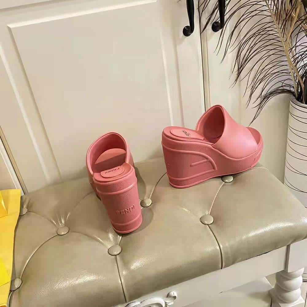 DÉP Fendi Women Fashion Show Pink Nappa Leather Slides