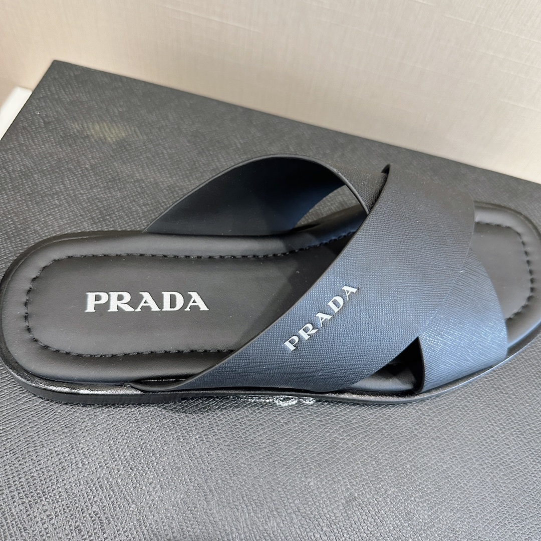 DÉP PRADA TRIANGLE SLIPPER