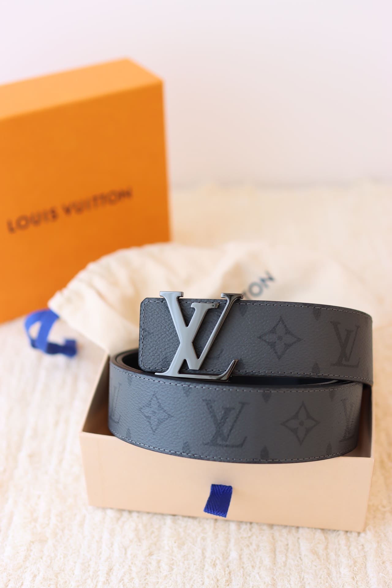 DÂY LƯNG LOUIS VUITTON LV GRAY MONOGRAM Khóa đen bóng