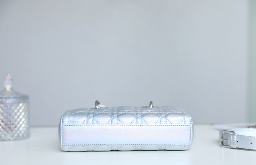 TÚI CHRISTIAN DIOR Medium Lady D-Joy Cannage Pearl ánh trai