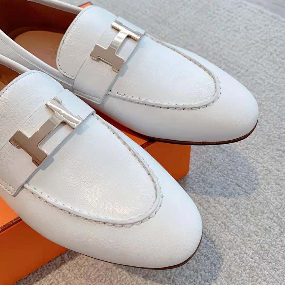 GIÀY Hermes Women Paris Loafer in Calfskin with Palladium Plated Signature “H” Detail-White