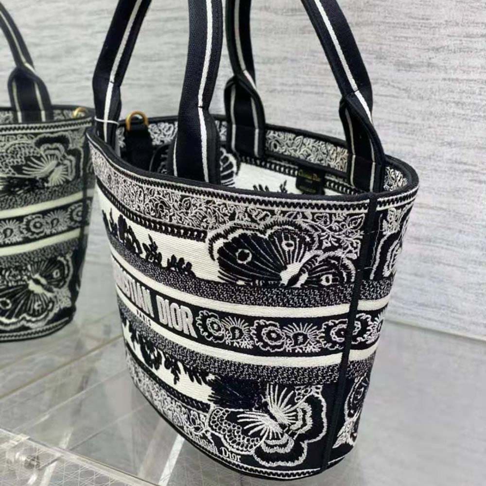TÚI Dior Women Hat Basket Bag White and Black Butterfly Bandana Embroidery