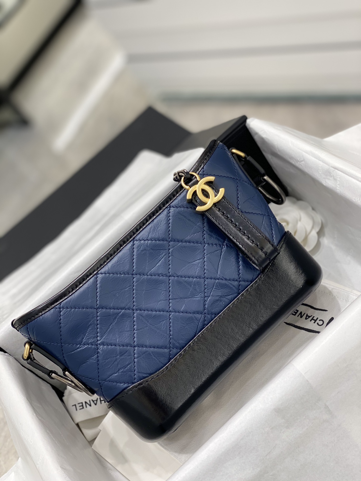 TÚI CHANEL GABRIELLE LAMBSKIN HOBO BLUE BAG 28