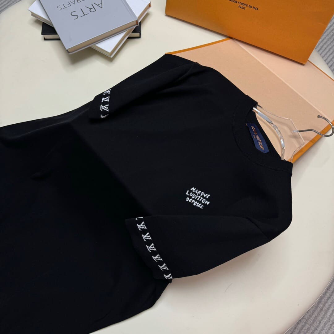 ÁO LOUIS VUITTON T SHIRT MÀU ĐEN UNISEX