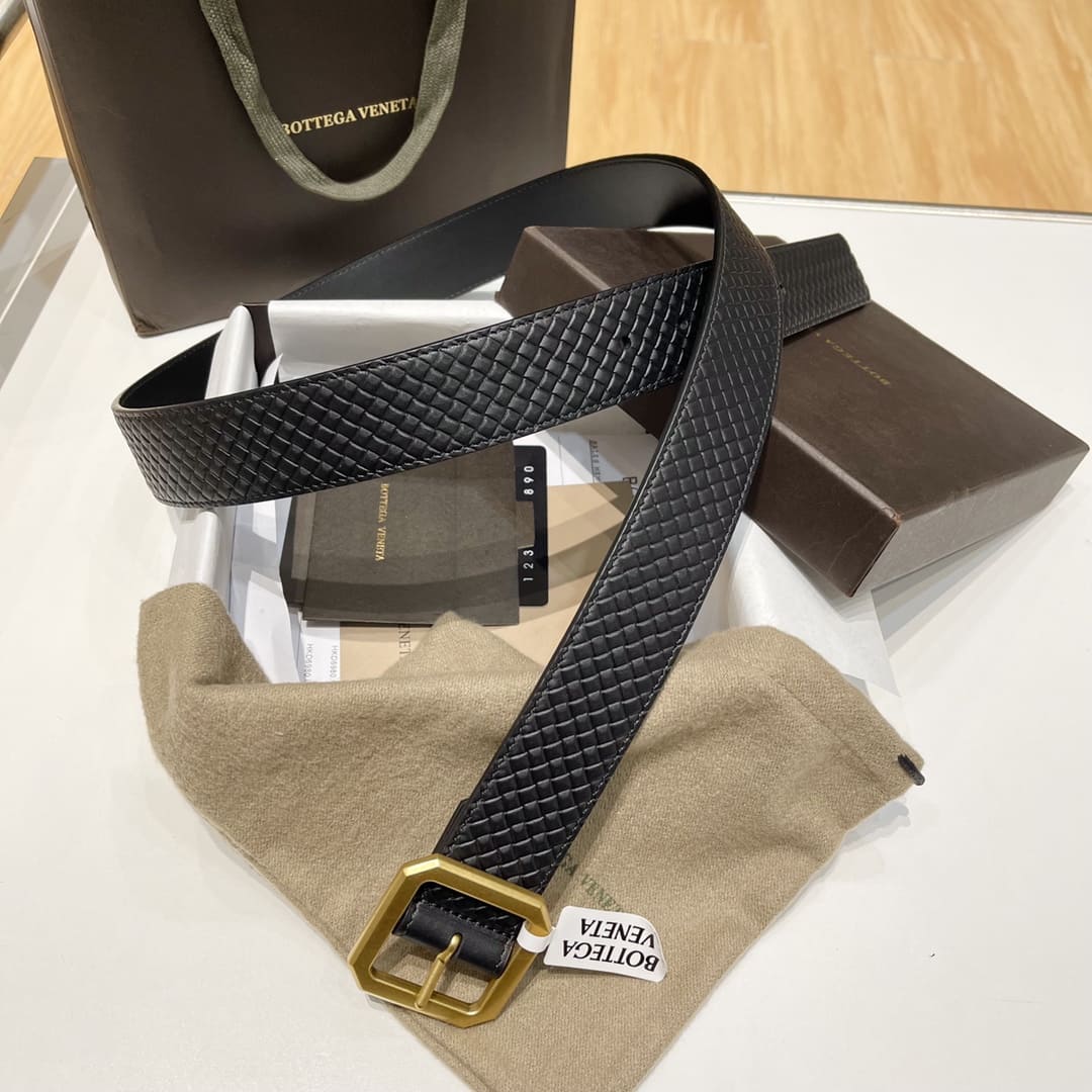 DÂY LƯNG BOTTGA VENETA BLACK INTRECCIATO LEATHER Khóa vàng