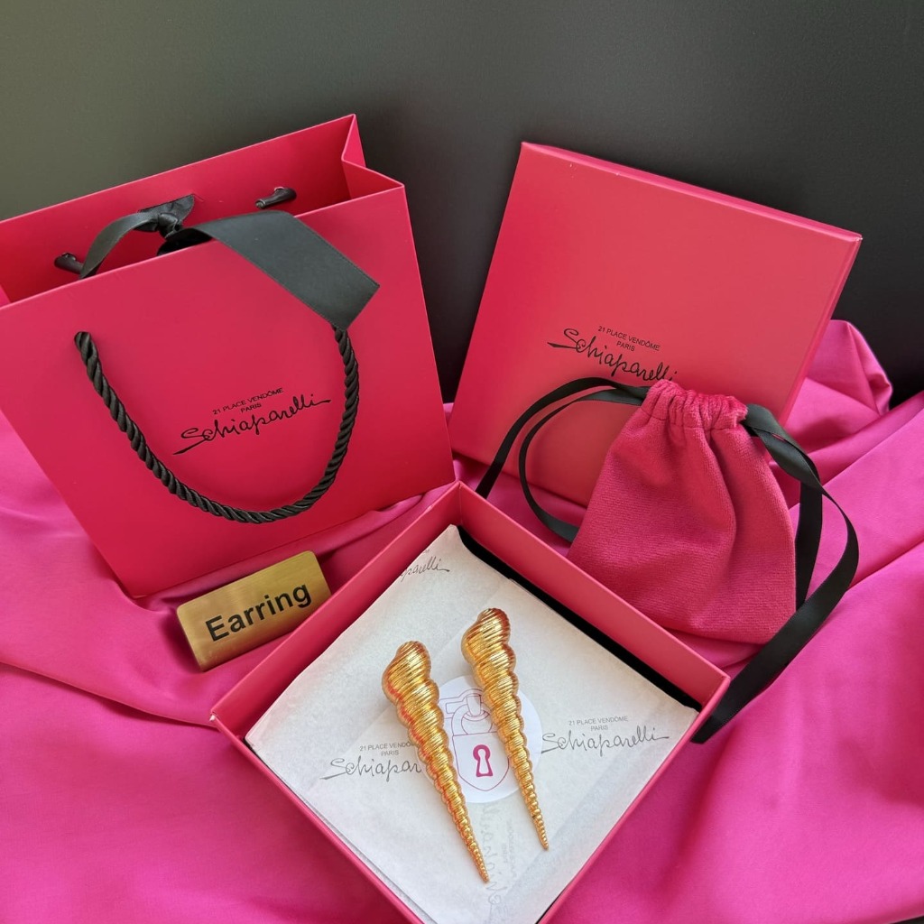 HOA TAI SCHIAPARELLI PARIS HÌNH CON ỐC