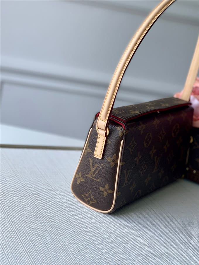 Túi LOUIS VUITTON Sling handbag
