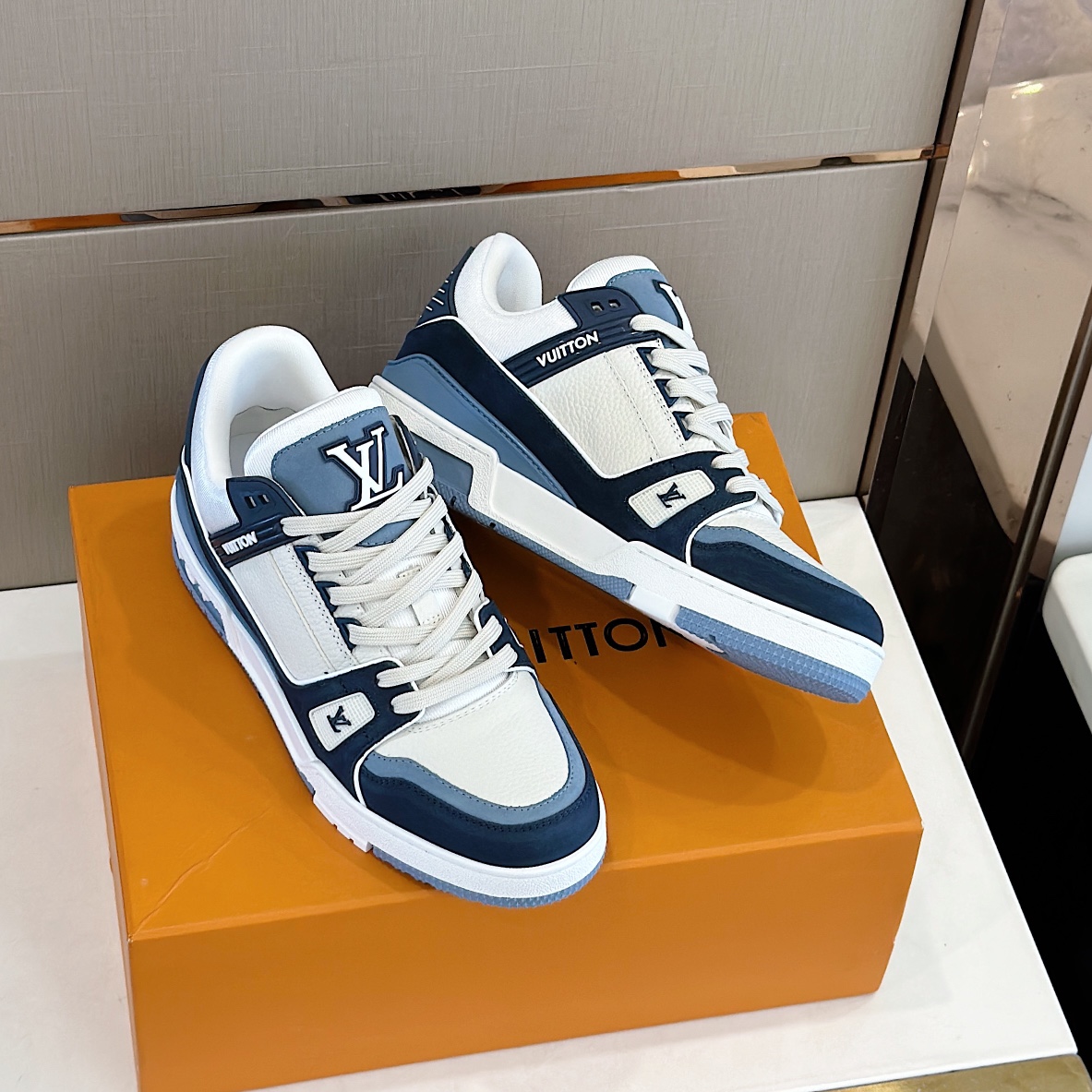GIÀY LOUIS VUITTON TRAINER MONOGRAM SNEAKERS SHOES AAA