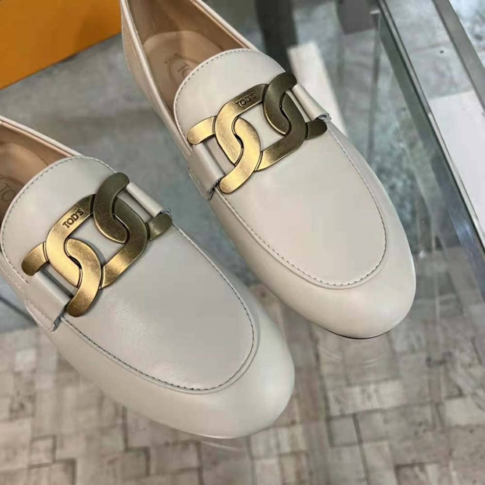 GIÀY TODS Women Kate Loafers in Leather with A Metal Branded-White