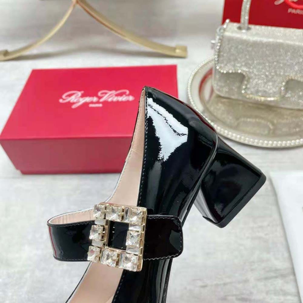 GIÀY Roger Vivier Women Très Vivier Rhinestone Buckle Babies Pumps-Black