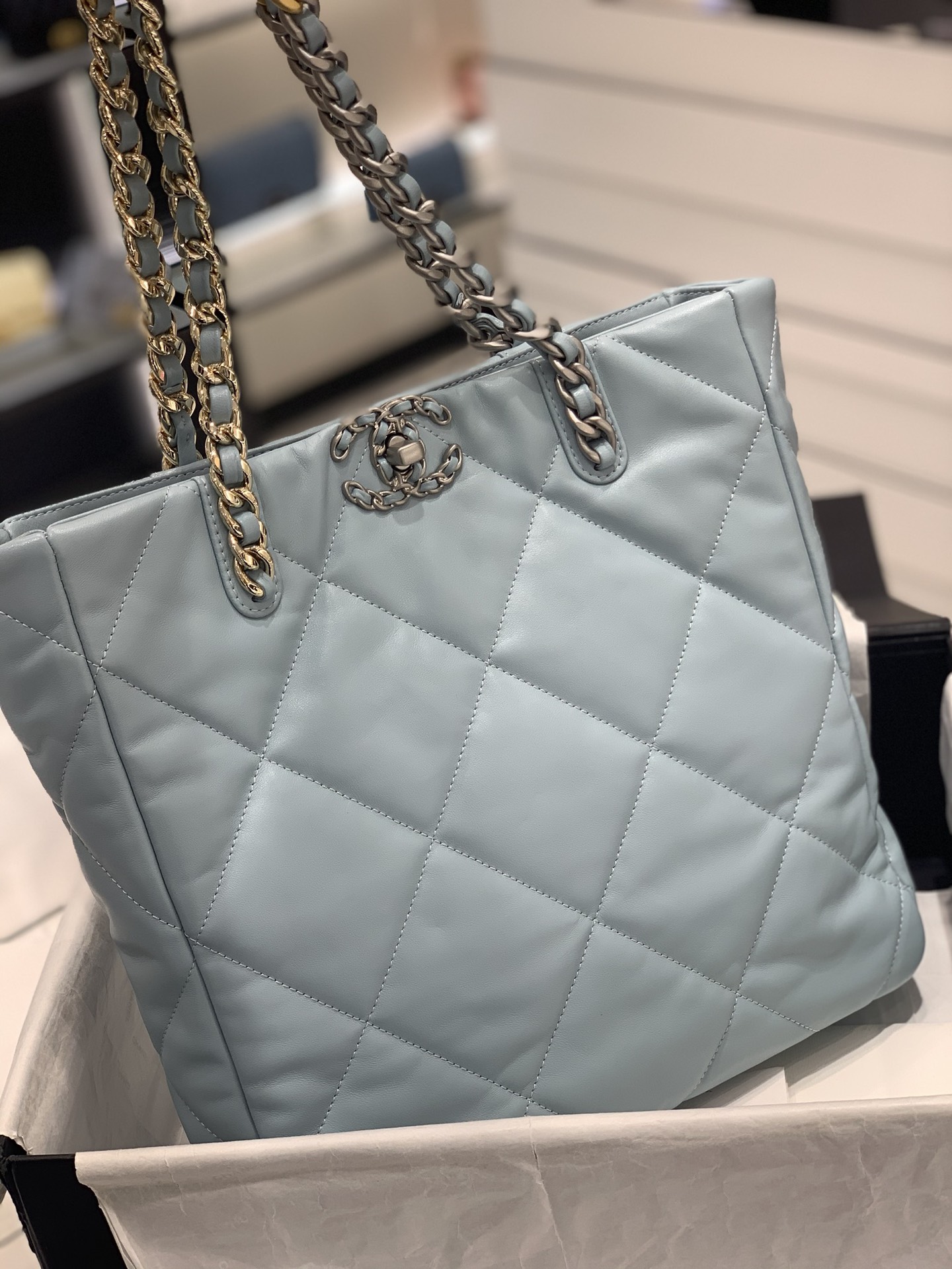 TÚI CHANEL 22B Tote Bag Light Blue Silver logo