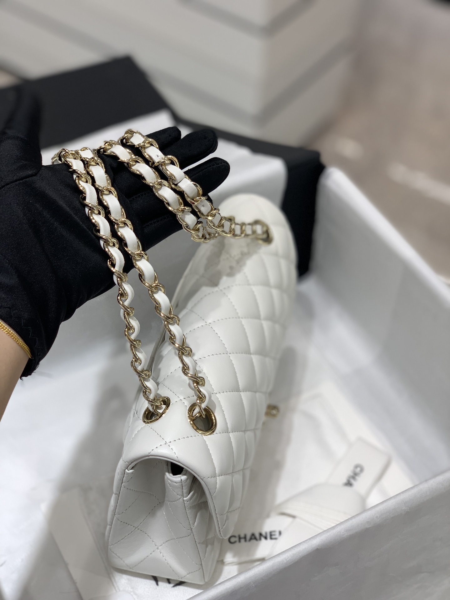 TÚI CHANEL CF 23 LAMBSKIN BODIN JOYEUX WHITE DA HAAS