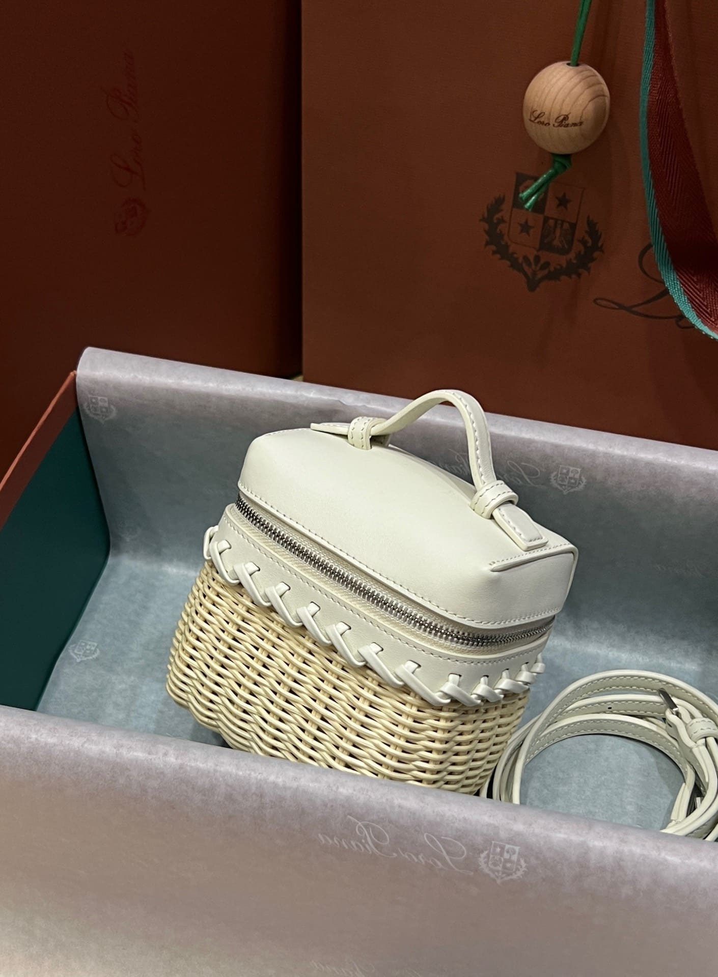 TÚI Loro Piana Women Extra Pocket Cross Body Wicker bằng da bê kết hợp tre đan