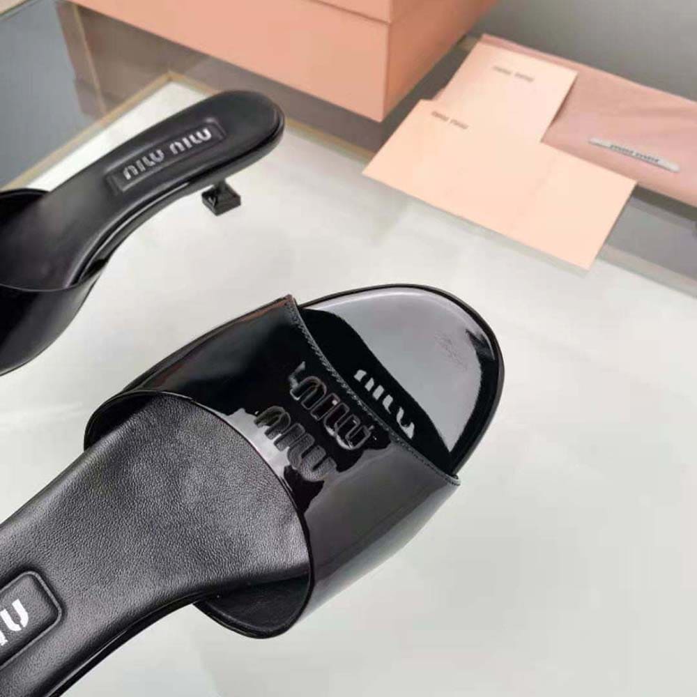 GUỐC Miu Miu Women Patent Leather Sandals in 45 mm Heel Height-Black