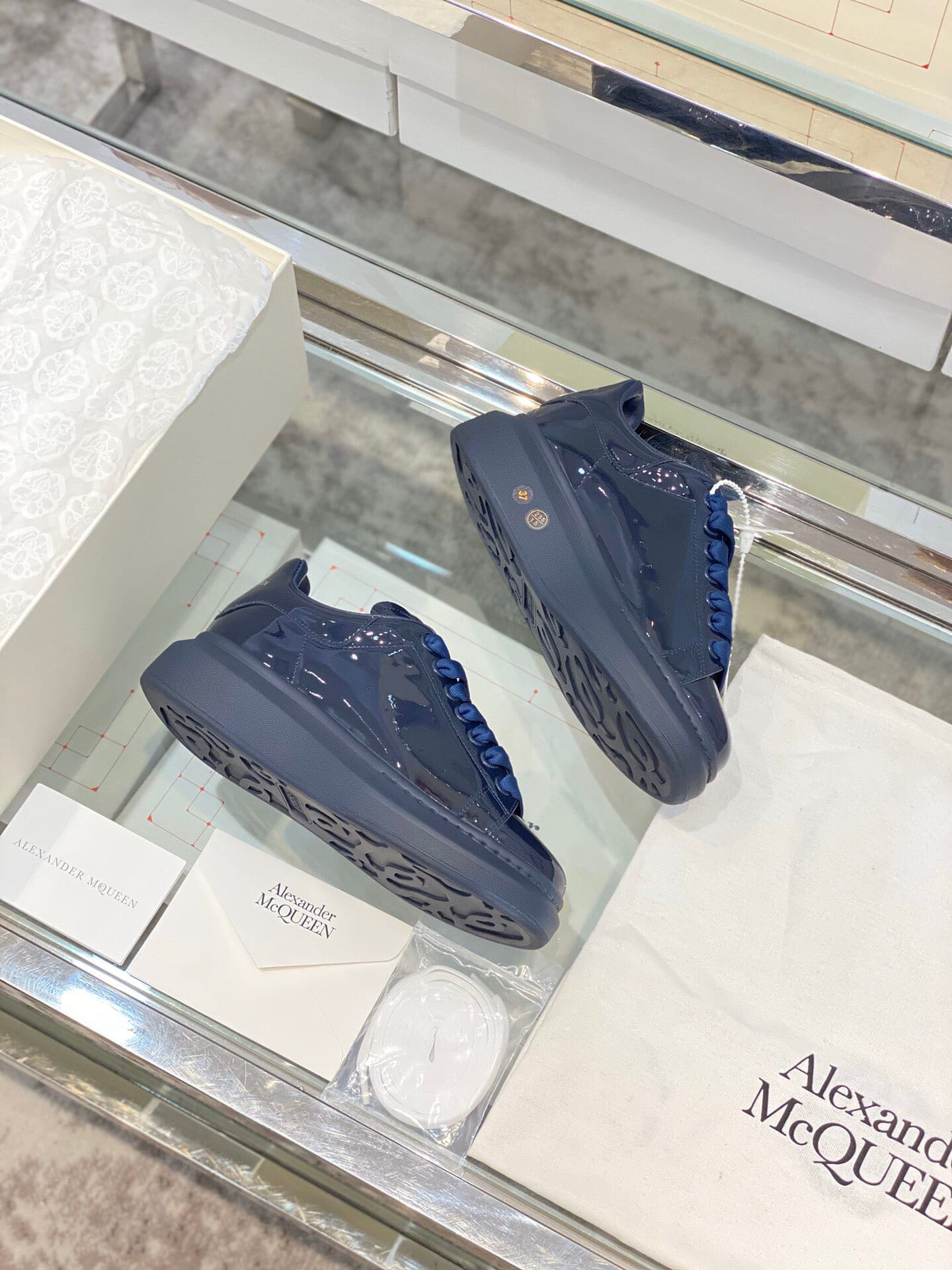 GIÀY ALEXANDER MCQUEEN SNEAKERS SHOES AAA UNISEX NAM VÀ NỮ DA BÊ HẢO HẠNG