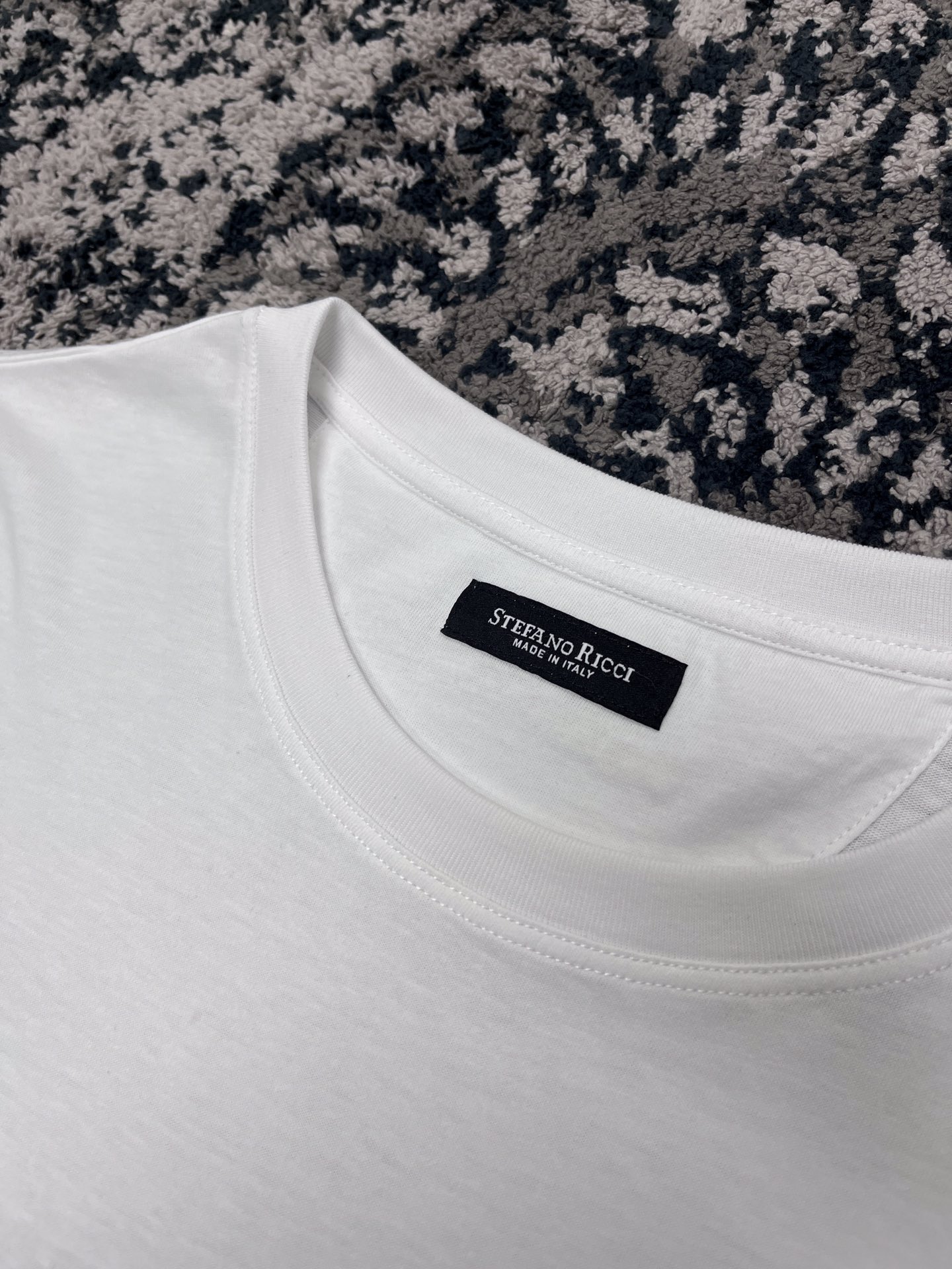 ÁO LOUIS VUITTON NECKALCE LV Logo T-Shirt