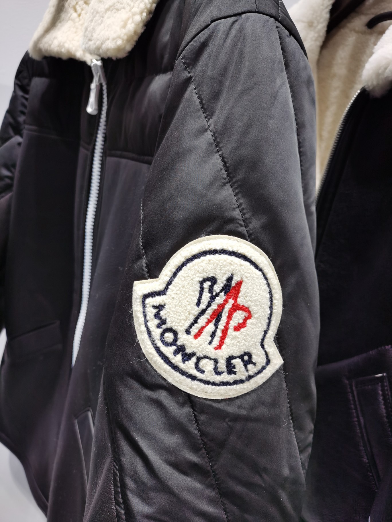 ÁO MONCLER LEATHER JACKET LÓT LÔNG
