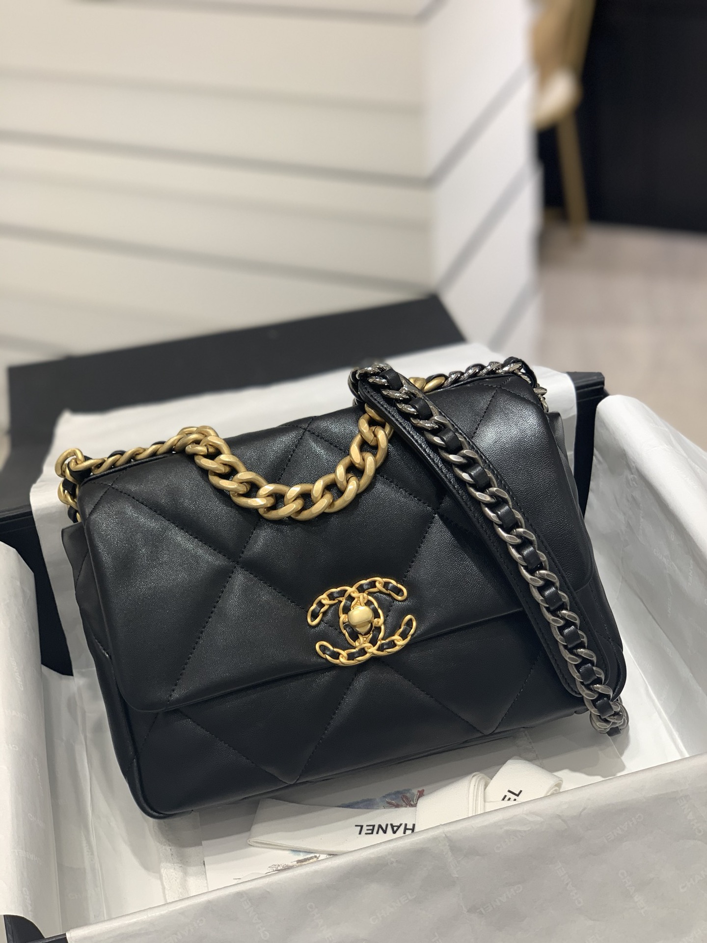 TÚI CHANEL 19 LAMBSKIN BLACK DA HAAS