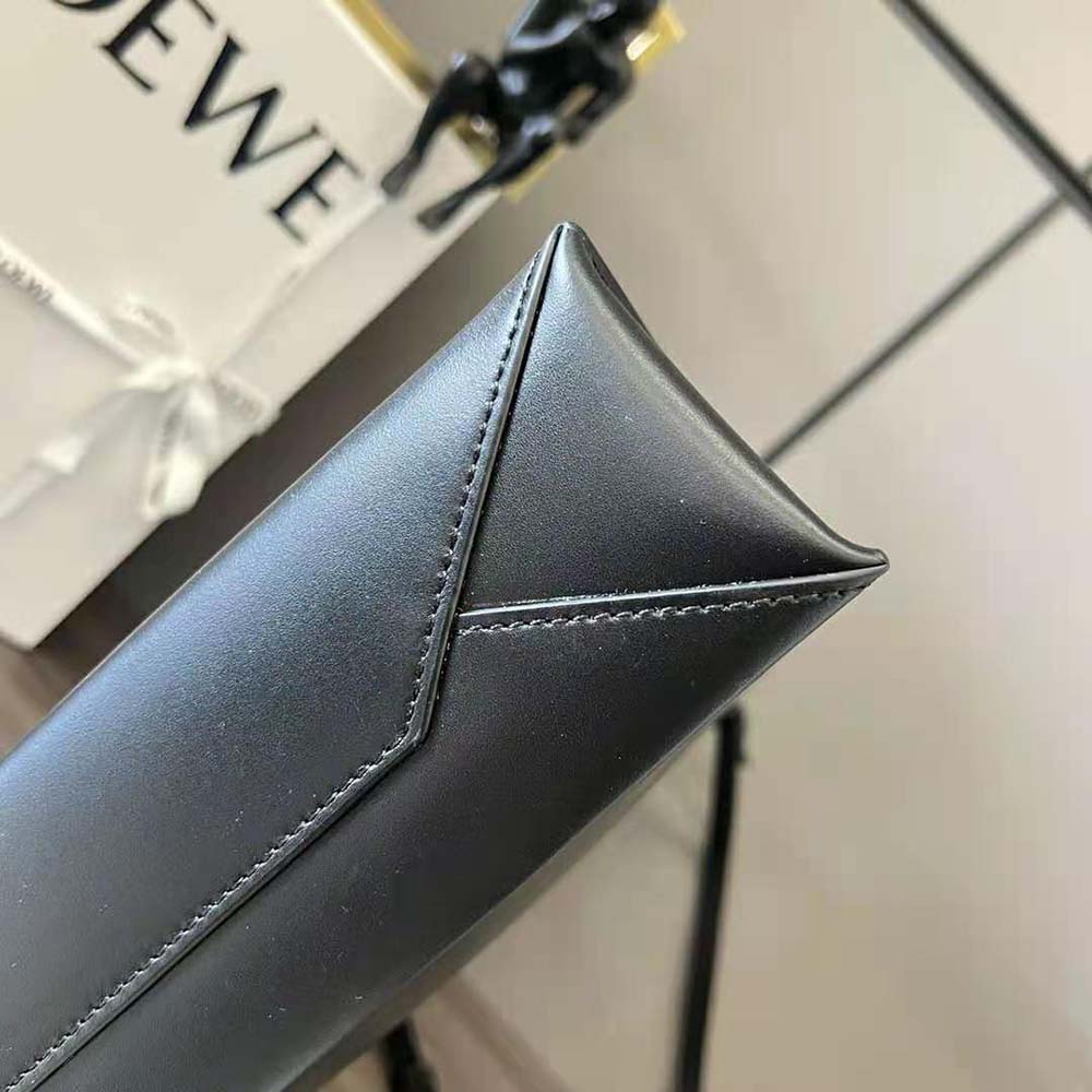 TÚI Loewe Women LOEWE Standard A4 Tote in Sleek Calfskin-Black