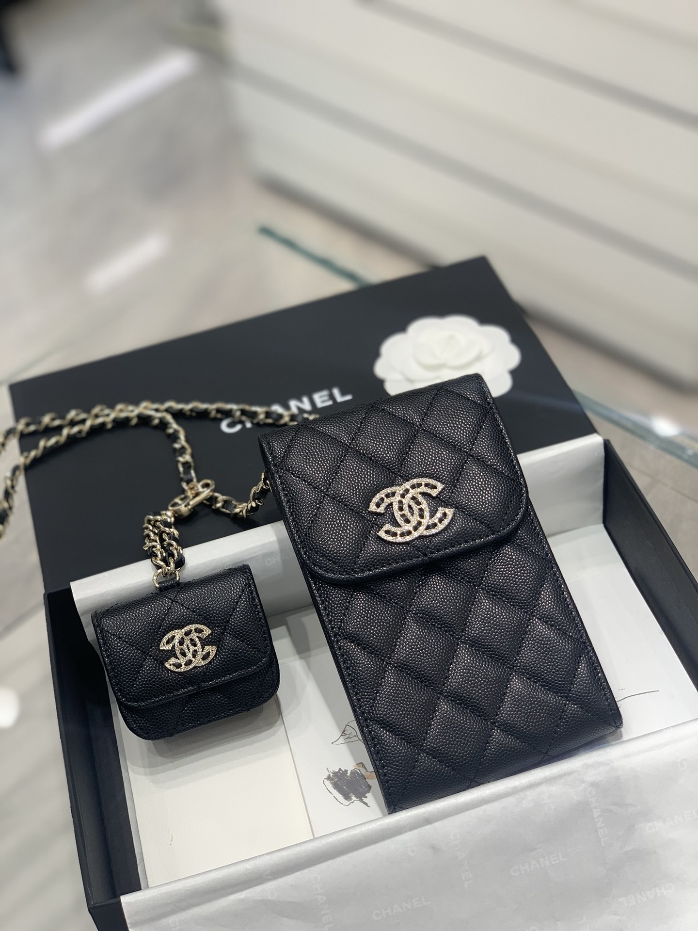 TÚI Chanel Phone Holder Lamb Black Glitter