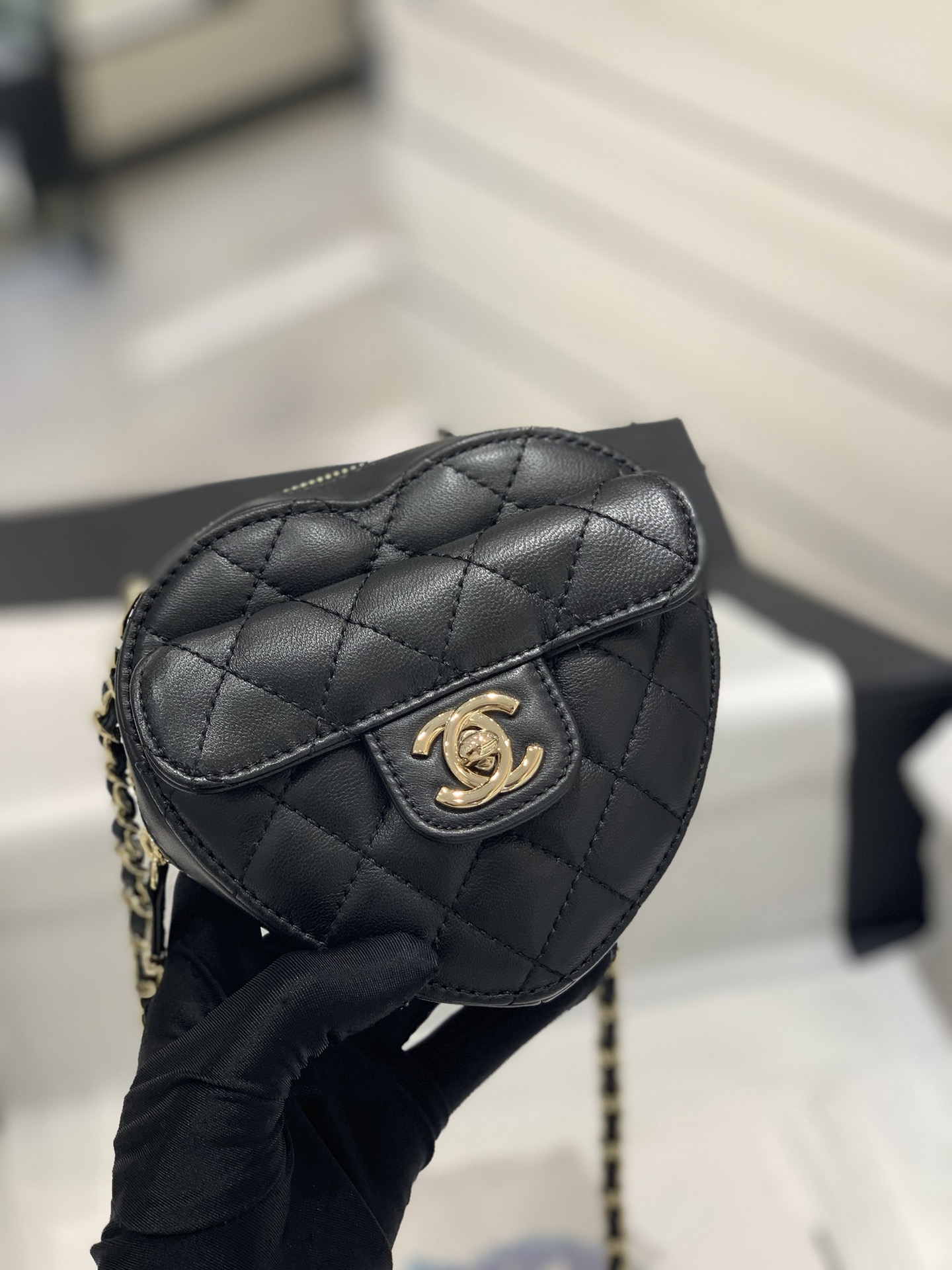 TÚI CHANEL 22S Heart Black đen da HAAS